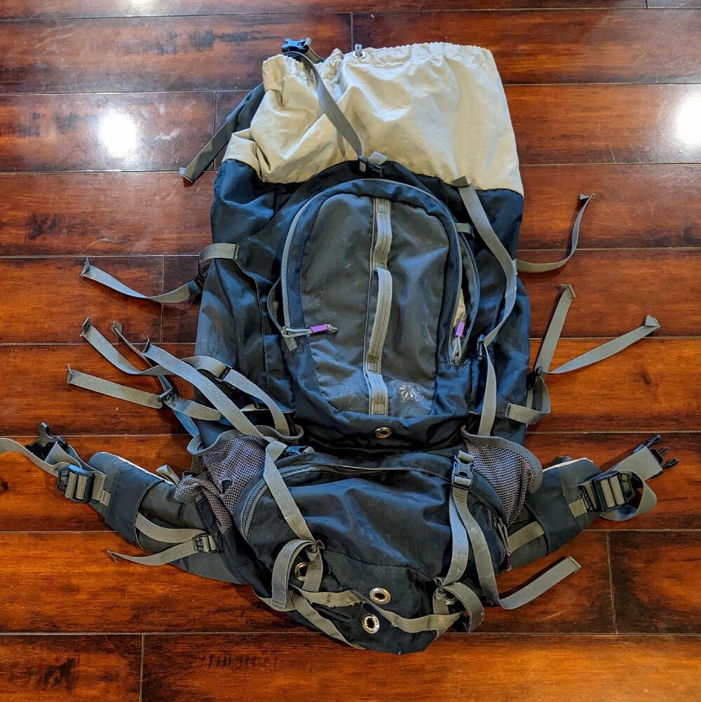 Kelty Lakota 65 W Shaped Internal Frame Hiking Backpack 65W (FLAWS)